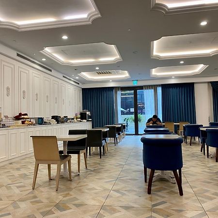 Hua Hotel Tainan Buitenkant foto