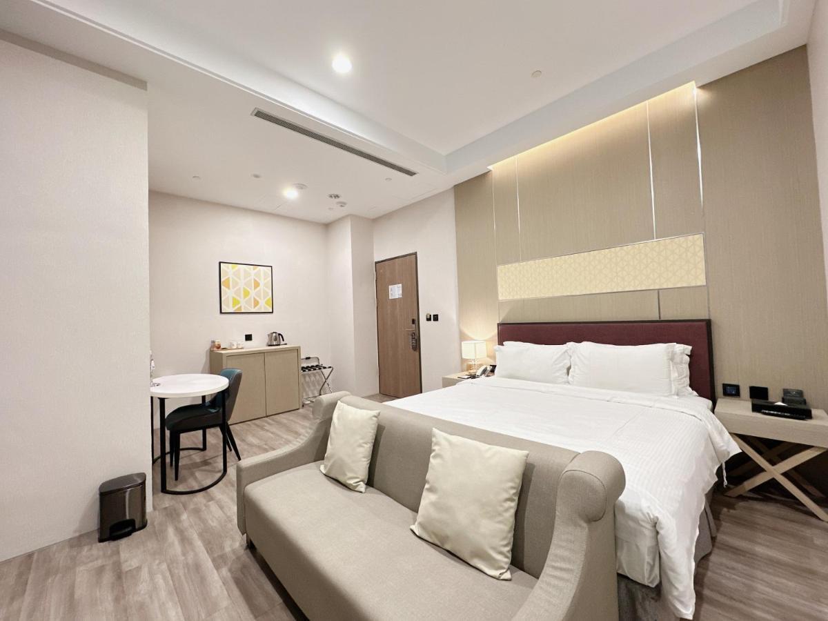 Hua Hotel Tainan Buitenkant foto