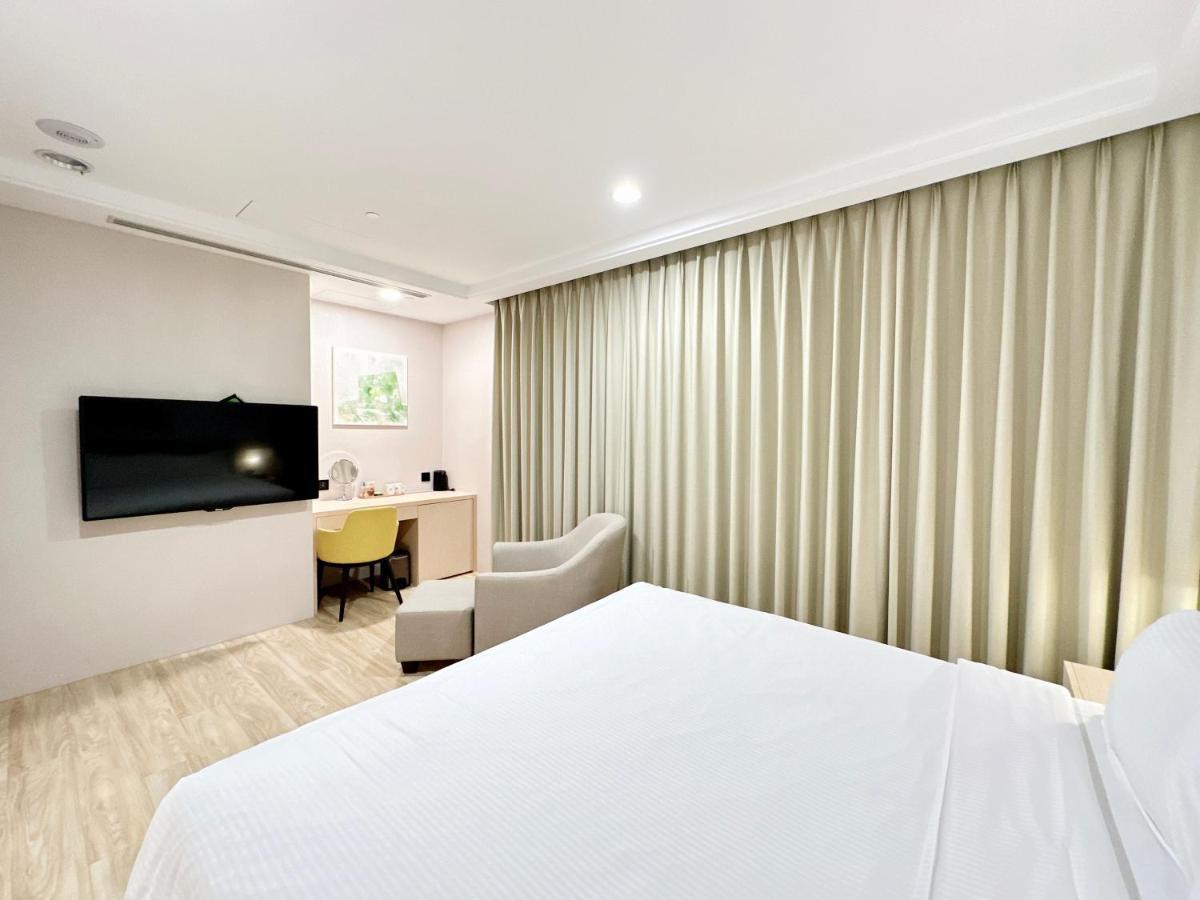 Hua Hotel Tainan Buitenkant foto