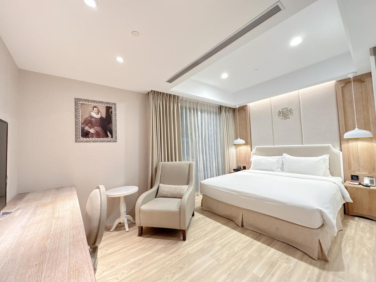 Hua Hotel Tainan Buitenkant foto