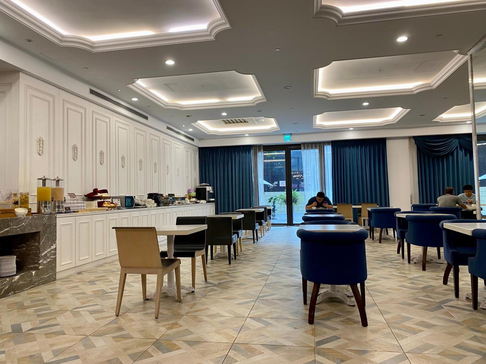 Hua Hotel Tainan Buitenkant foto