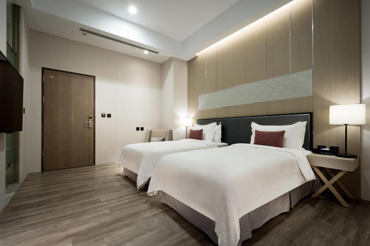 Hua Hotel Tainan Buitenkant foto