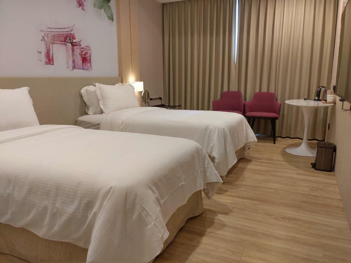 Hua Hotel Tainan Buitenkant foto